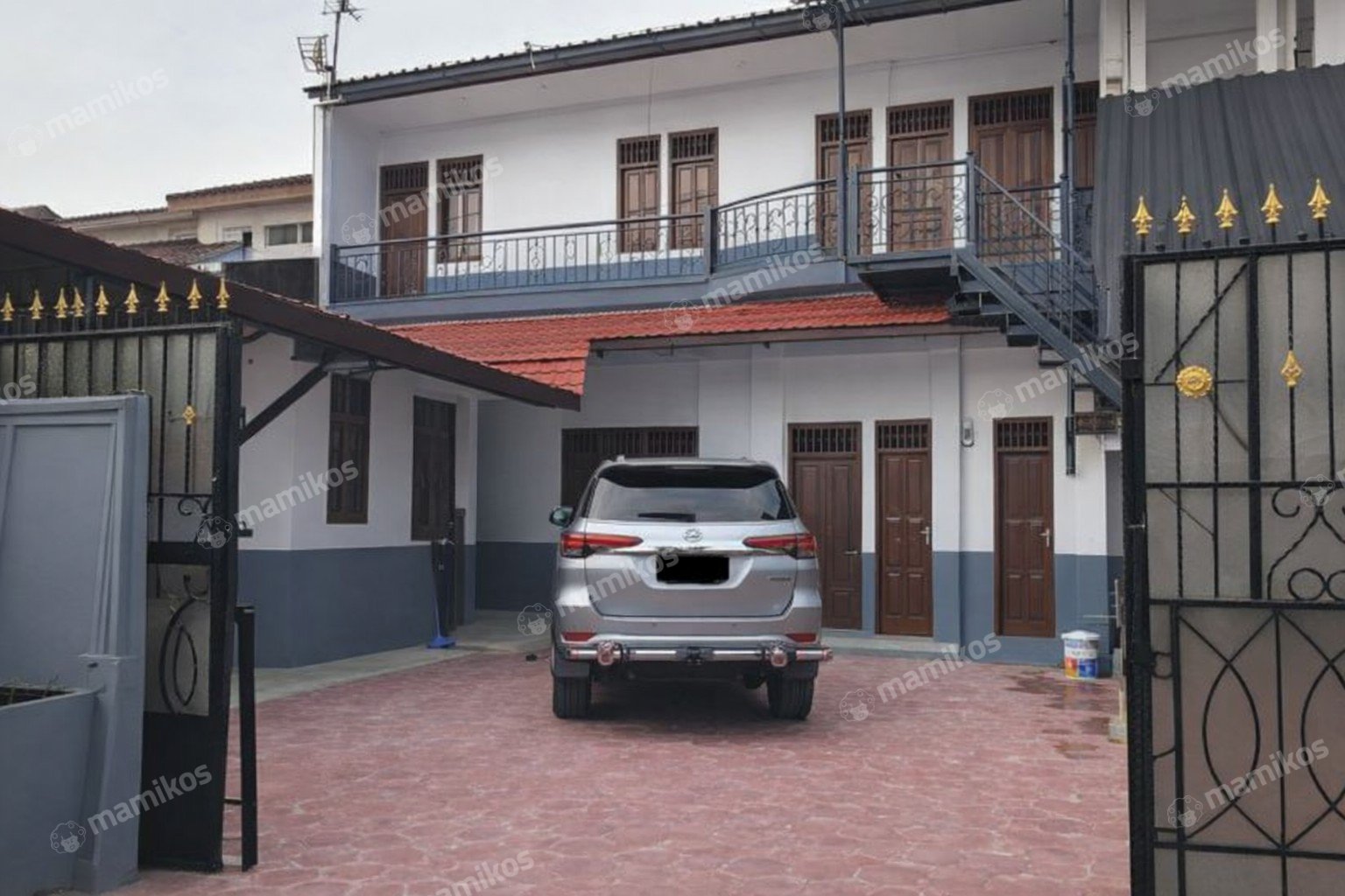 Rumah Sertifikat SHM 8 Kamar Tidur 9 Kamar Mandi Duren Sawit Jakarta Timur