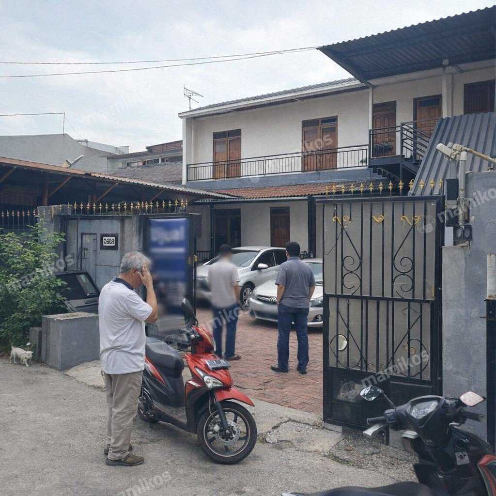 Rumah Sertifikat SHM 8 Kamar Tidur 9 Kamar Mandi Duren Sawit Jakarta Timur - Photo 2