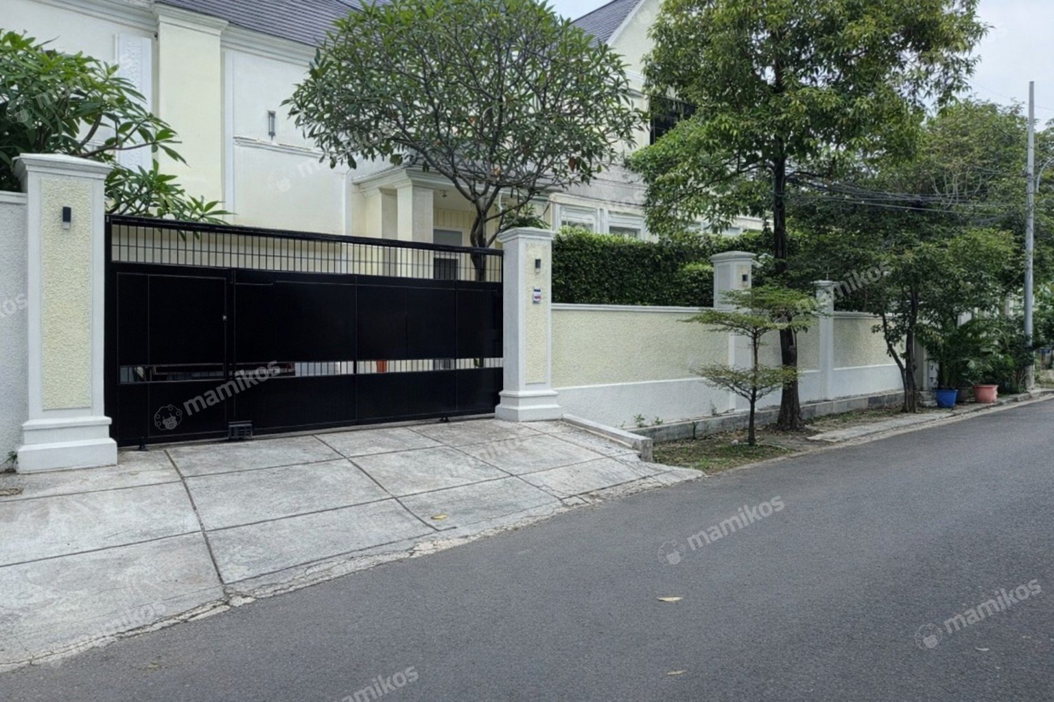 Rumah Sertifikat SHM 3 Kamar Tidur 3 Kamar Mandi Cipete Jakarta Selatan