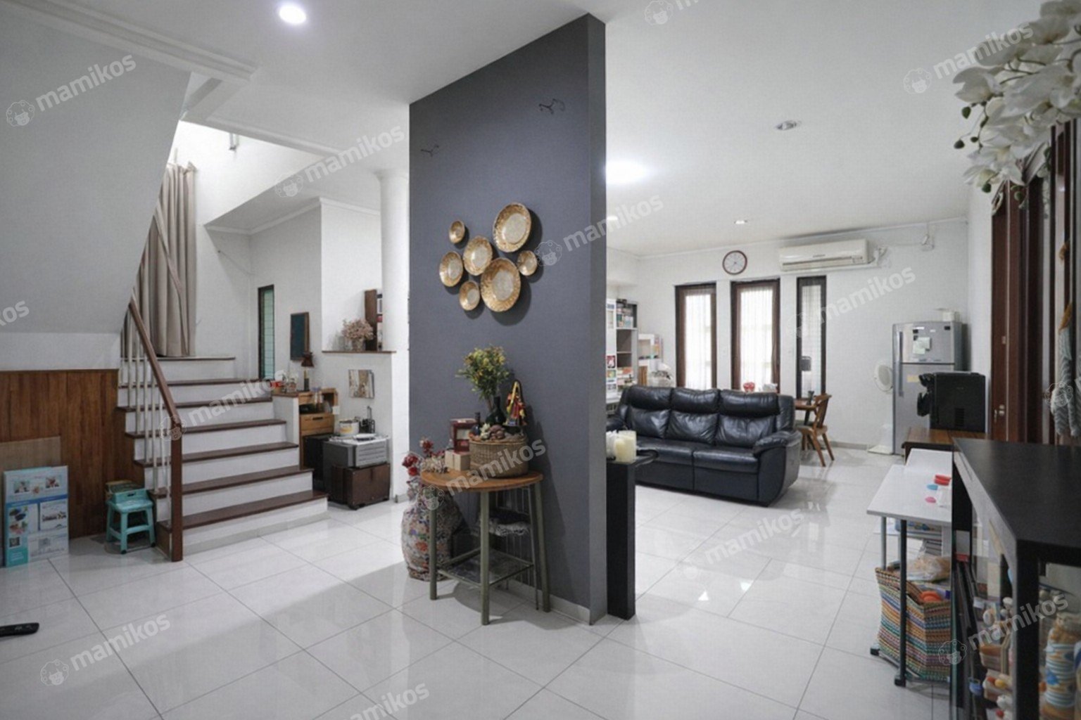 Rumah Sertifikat SHM 3 Kamar Tidur 3 Kamar Mandi Puri Indah Jakarta Barat