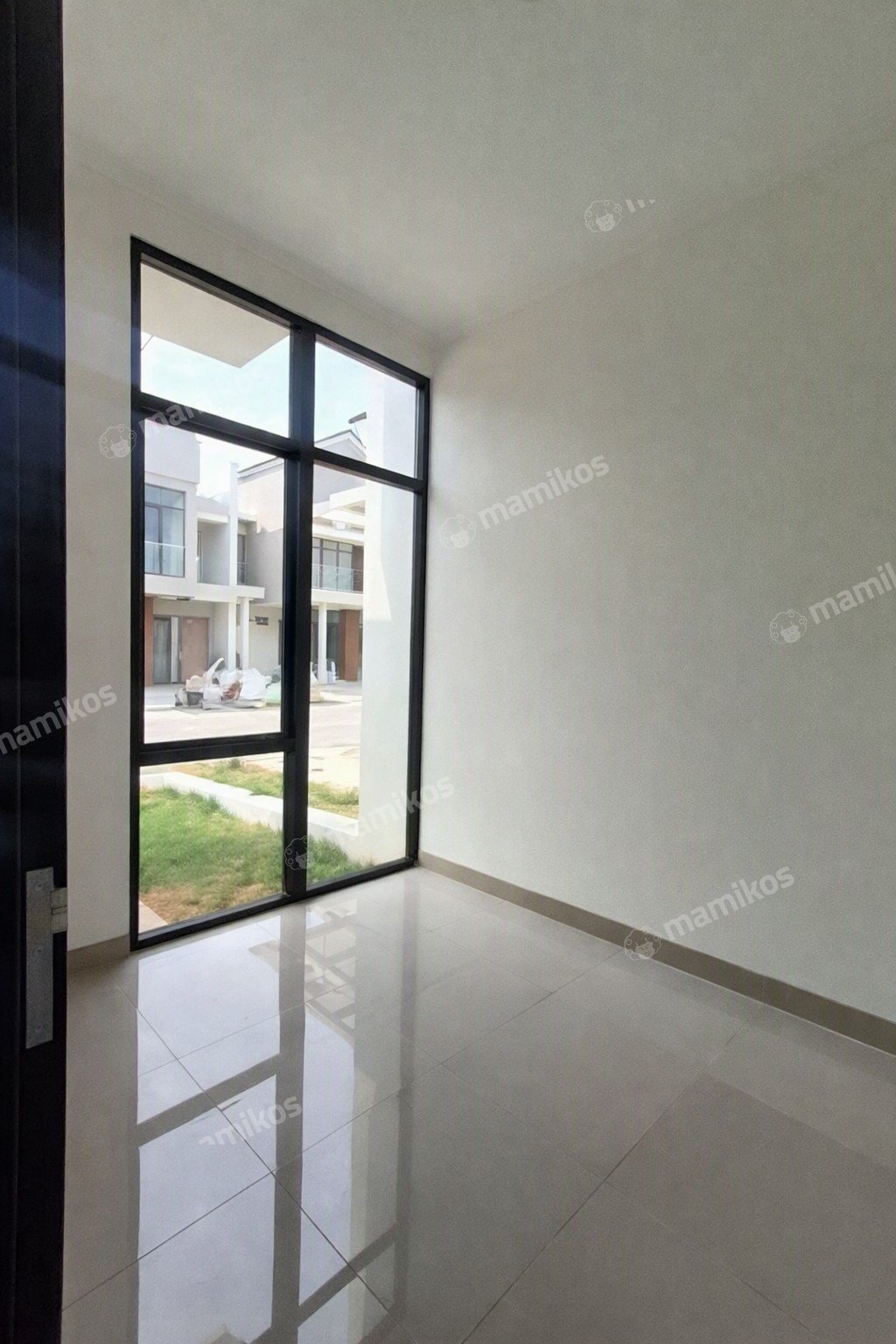 Rumah Sertifikat PPJB 4 Kamar Tidur 3 Kamar Mandi Pantai Indah Kapuk 2 Jakarta Utara - Photo 4
