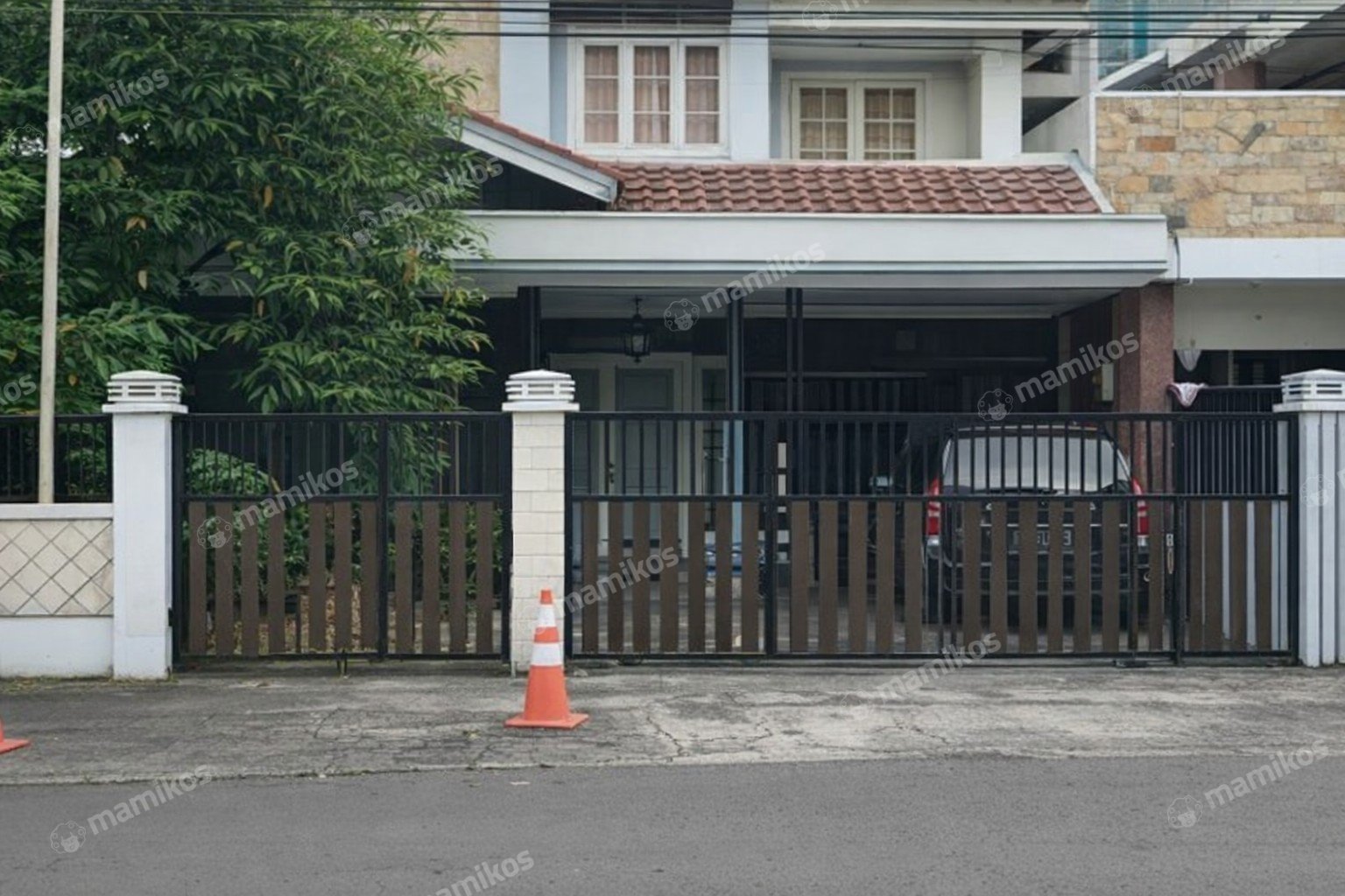 Rumah Sertifikat SHM 8 Kamar Tidur 6 Kamar Mandi Kebayoran Baru Jakarta Selatan