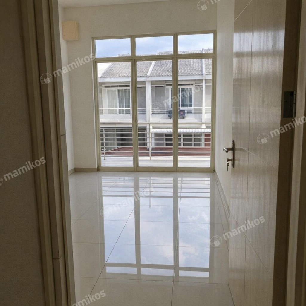 Rumah Sertifikat SHM 2 Kamar Tidur 2 Kamar Mandi Green Lake City Jakarta Barat - Photo 5