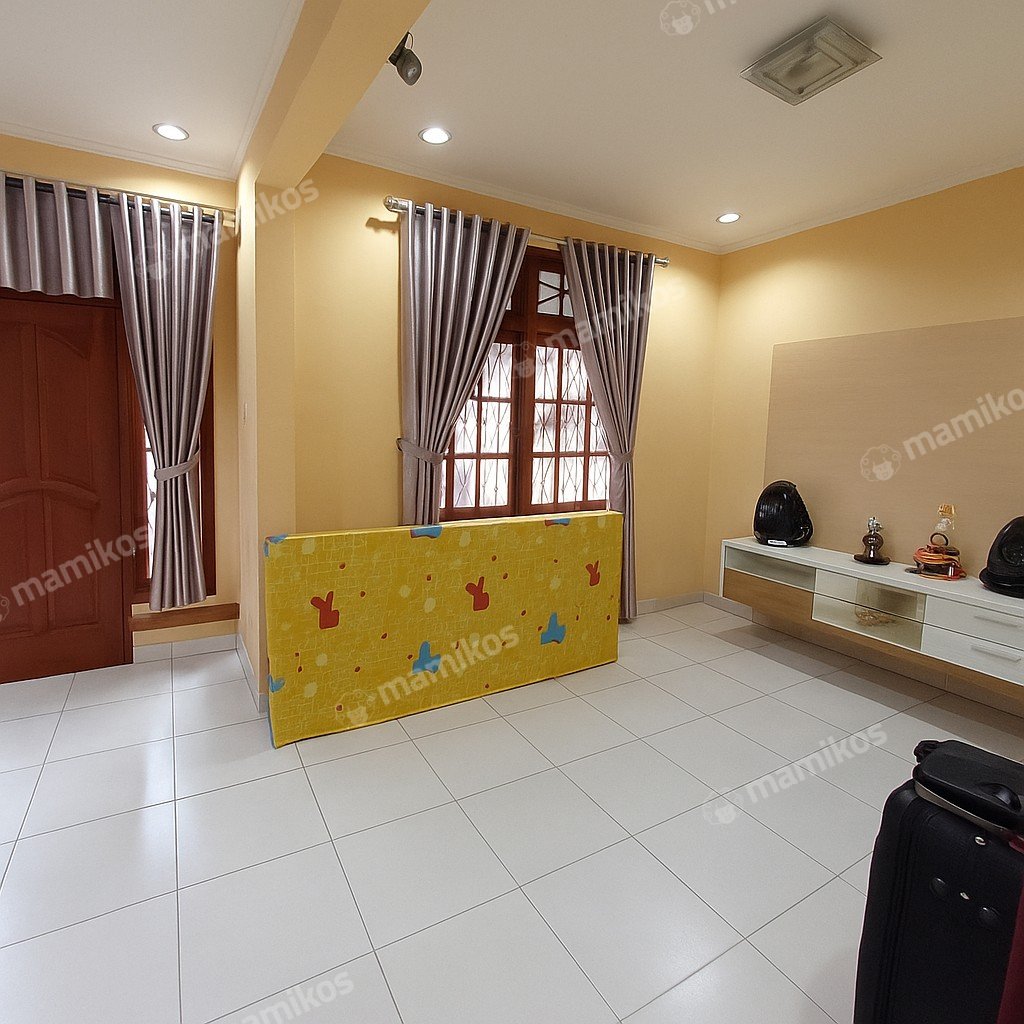 Rumah Sertifikat SHM 4 Kamar Tidur 2 Kamar Mandi Taman Palem Jakarta Barat - Photo 5