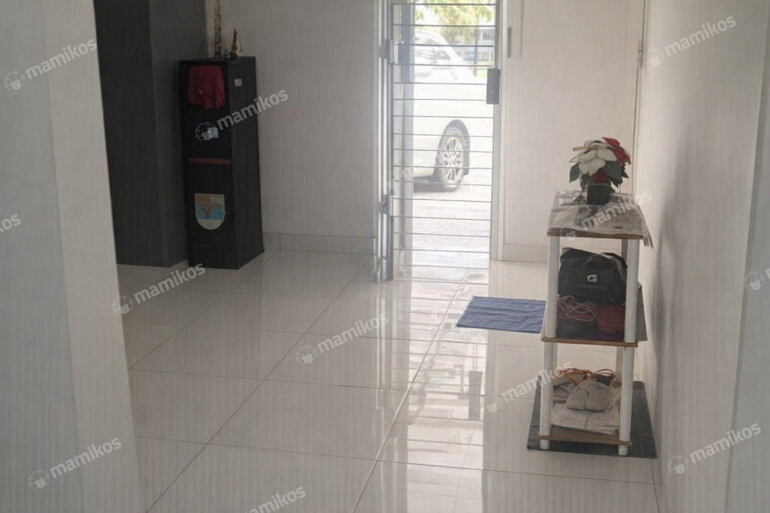 Rumah Sertifikat SHM 3 Kamar Tidur 3 Kamar Mandi Raffles Hills Jakarta Timur