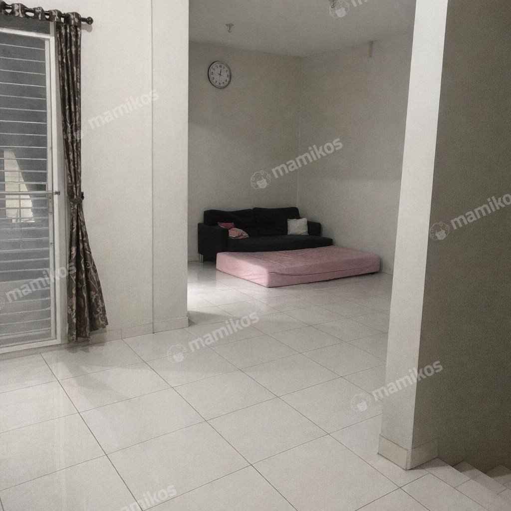 Rumah Sertifikat SHM 3 Kamar Tidur 3 Kamar Mandi Raffles Hills Jakarta Timur - Photo 3