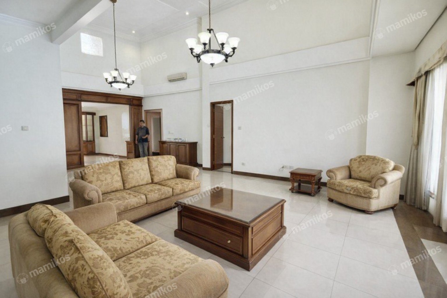Rumah Sertifikat SHM 8 Kamar Tidur 6 Kamar Mandi Pondok Indah Jakarta Selatan