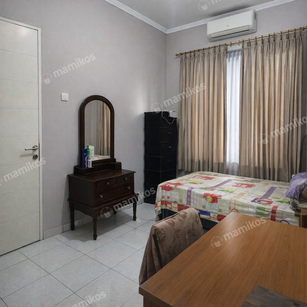 Rumah Sertifikat SHM 3 Kamar Tidur 3 Kamar Mandi Kota Wisata Jakarta Timur - Photo 2
