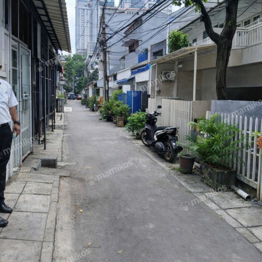 Rumah Sertifikat SHM 3 Kamar Tidur 4 Kamar Mandi Tanjung Duren Jakarta Barat - Photo 2