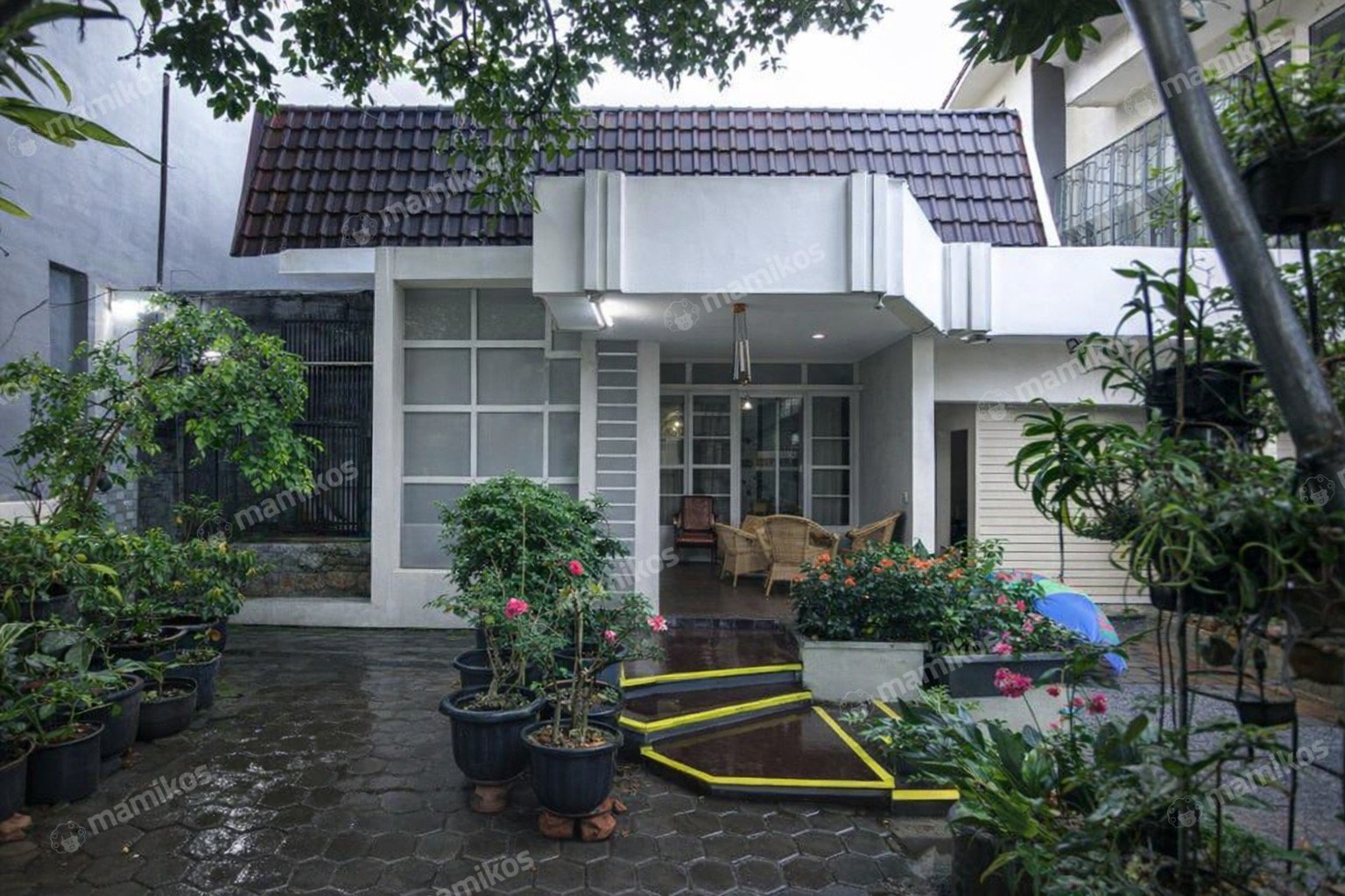Rumah Sertifikat SHM 5 Kamar Tidur 4 Kamar Mandi Kedoya Jakarta Barat