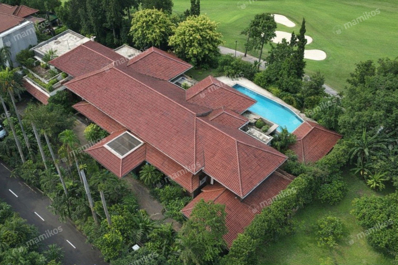 Rumah Sertifikat SHM 10 Kamar Tidur 9 Kamar Mandi Pondok Indah Jakarta Selatan