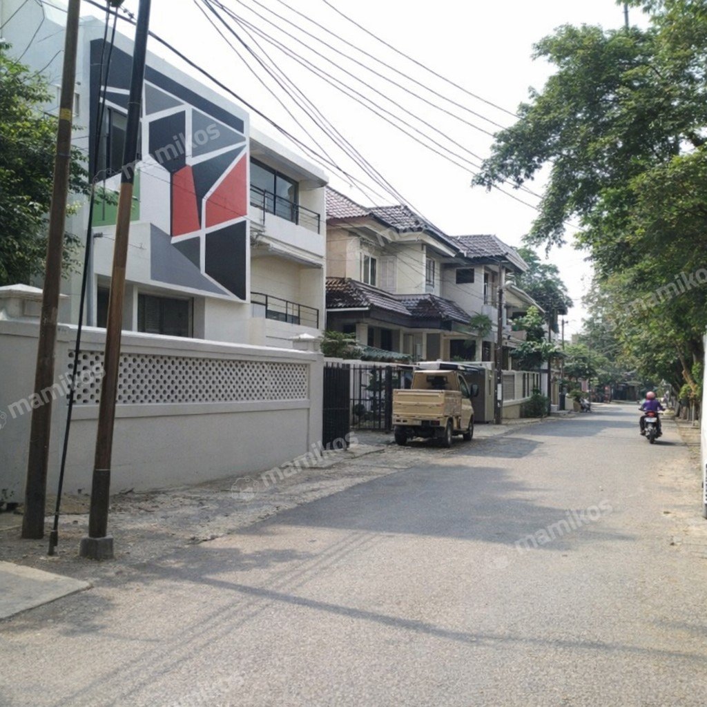 Rumah Sertifikat HGB 6 Kamar Tidur 5 Kamar Mandi Wijaya Jakarta Selatan - Photo 3