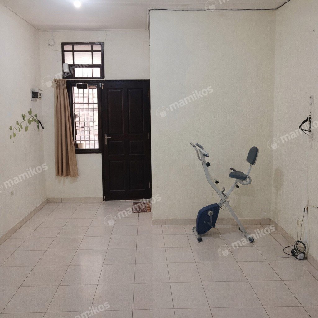 Rumah Sertifikat SHM 3 Kamar Tidur 2 Kamar Mandi Taman Palem Jakarta Barat - Photo 3