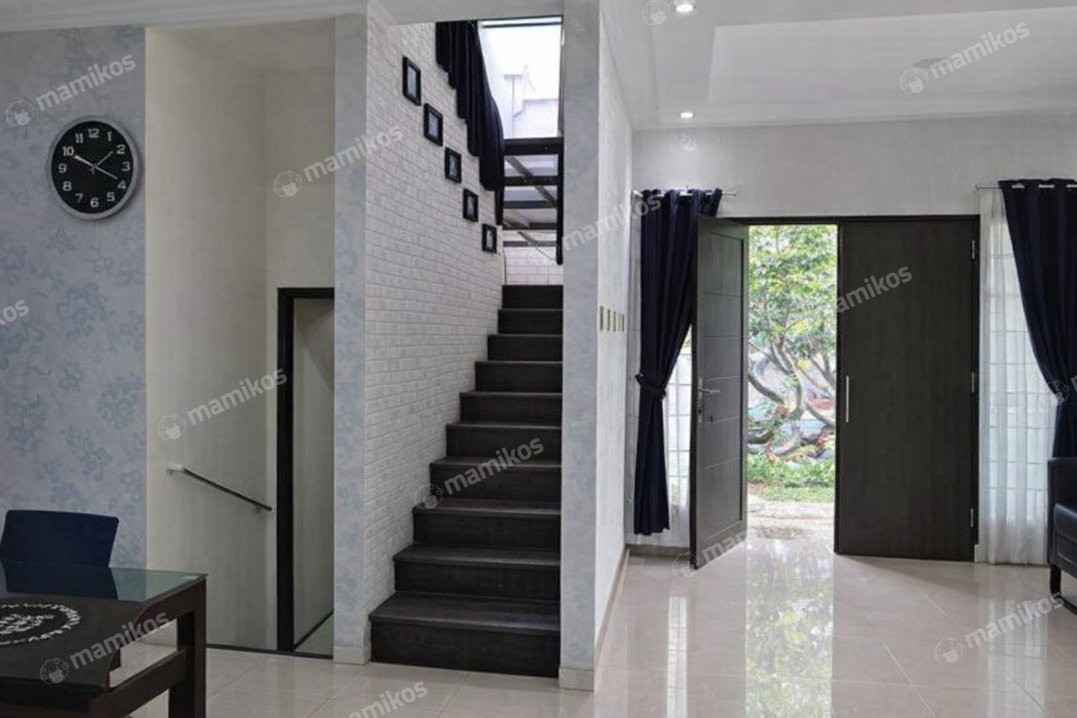 Rumah Sertifikat SHM 4 Kamar Tidur 4 Kamar Mandi Citra Grand Jakarta Timur