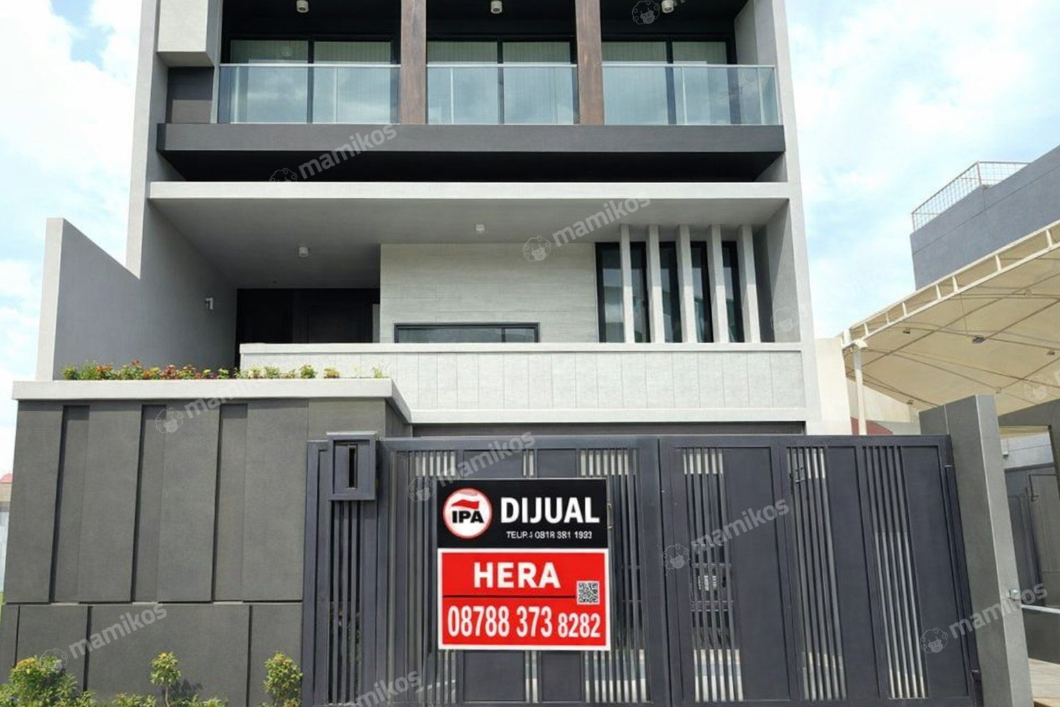 Rumah Sertifikat SHM 6 Kamar Tidur 5 Kamar Mandi Permata Buana Jakarta Barat