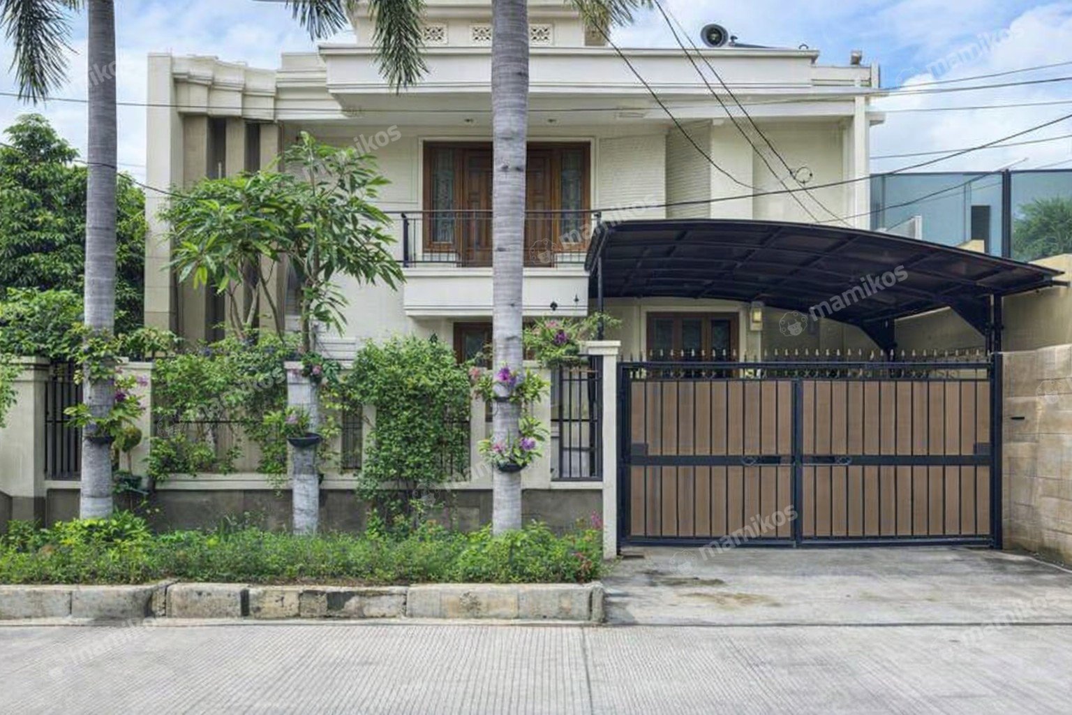 Rumah Sertifikat SHM 4 Kamar Tidur 3 Kamar Mandi Sunrise Garden Jakarta Barat