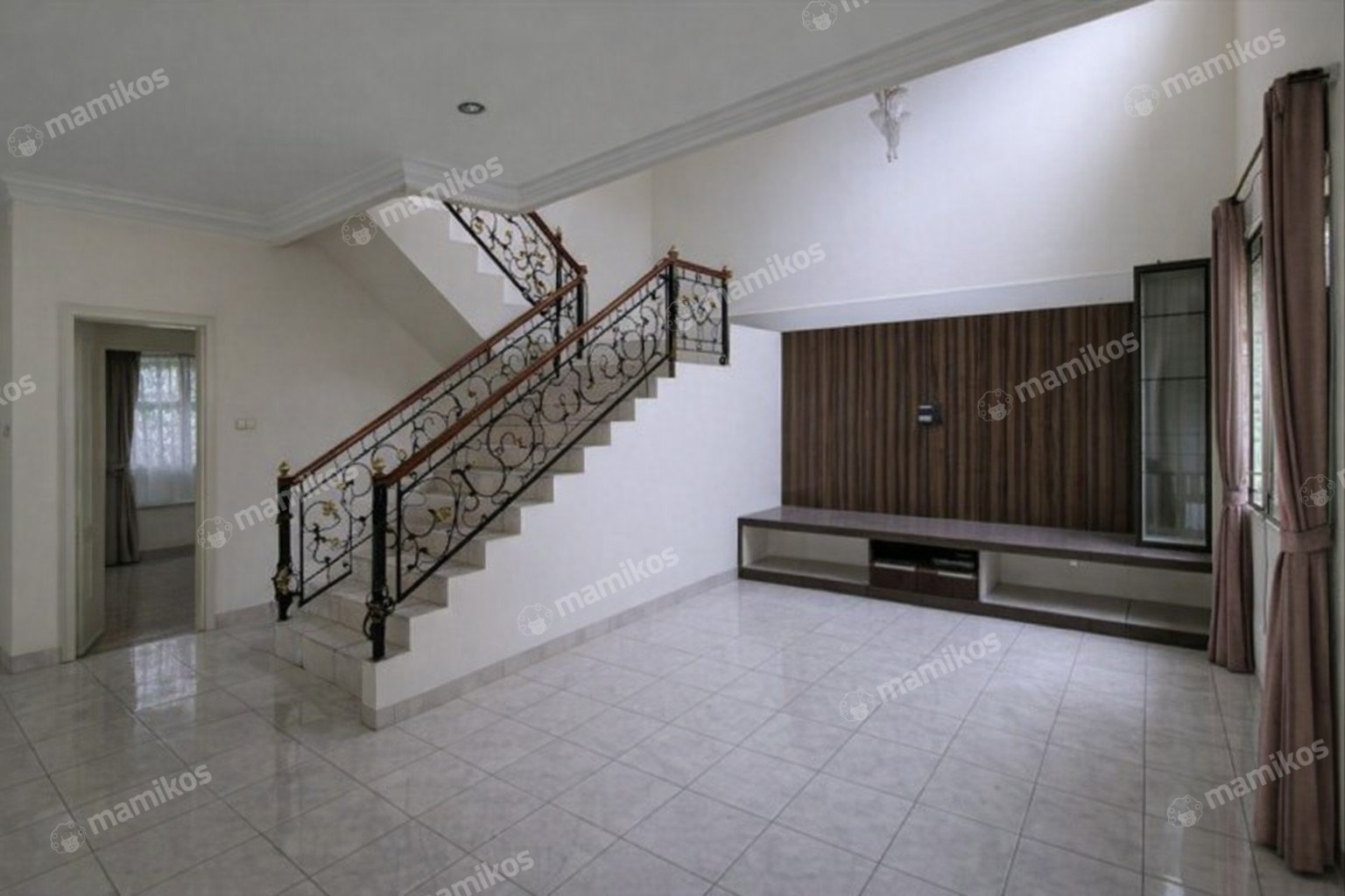 Rumah Sertifikat SHM 5 Kamar Tidur 4 Kamar Mandi Kota Wisata Jakarta Timur - Photo 4