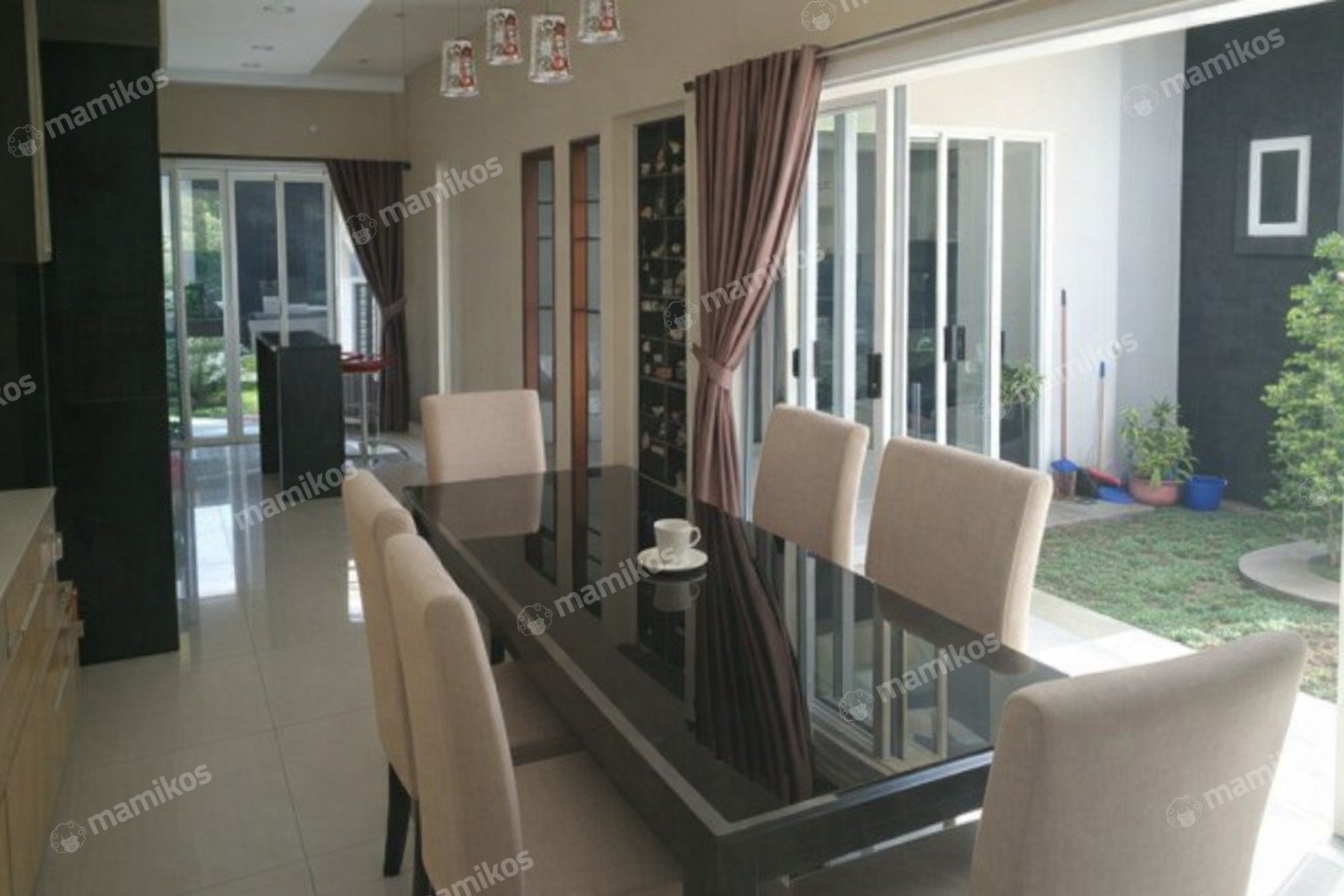 Rumah Sertifikat SHM 5 Kamar Tidur 3 Kamar Mandi Kota Wisata Jakarta Timur - Photo 2