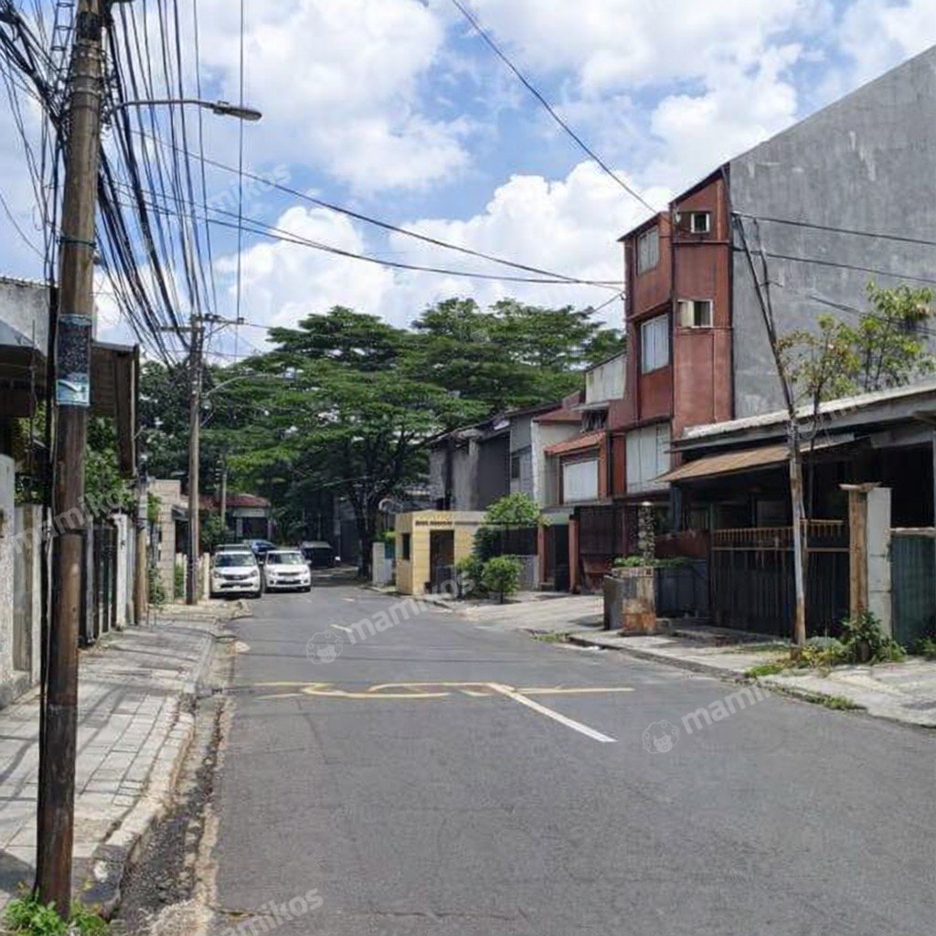 Rumah Sertifikat SHM 18 Kamar Tidur 7 Kamar Mandi Pondok Indah Jakarta Selatan - Photo 4