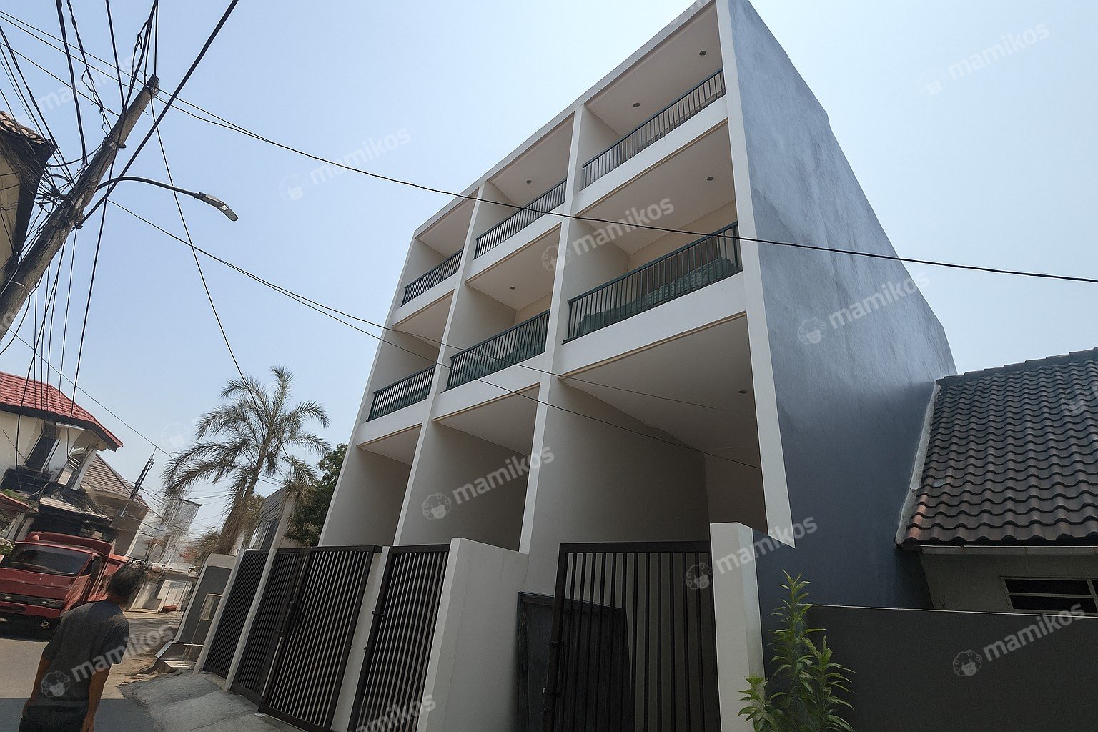 Rumah Sertifikat SHM 3 Kamar Tidur 3 Kamar Mandi Duri Kepa Jakarta Barat - Photo 2