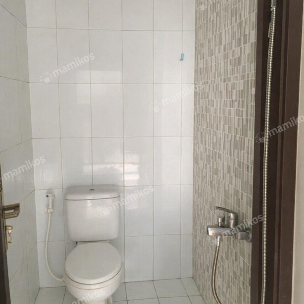 Rumah Sertifikat SHM 3 Kamar Tidur 3 Kamar Mandi Lebak Bulus Jakarta Selatan - Photo 5