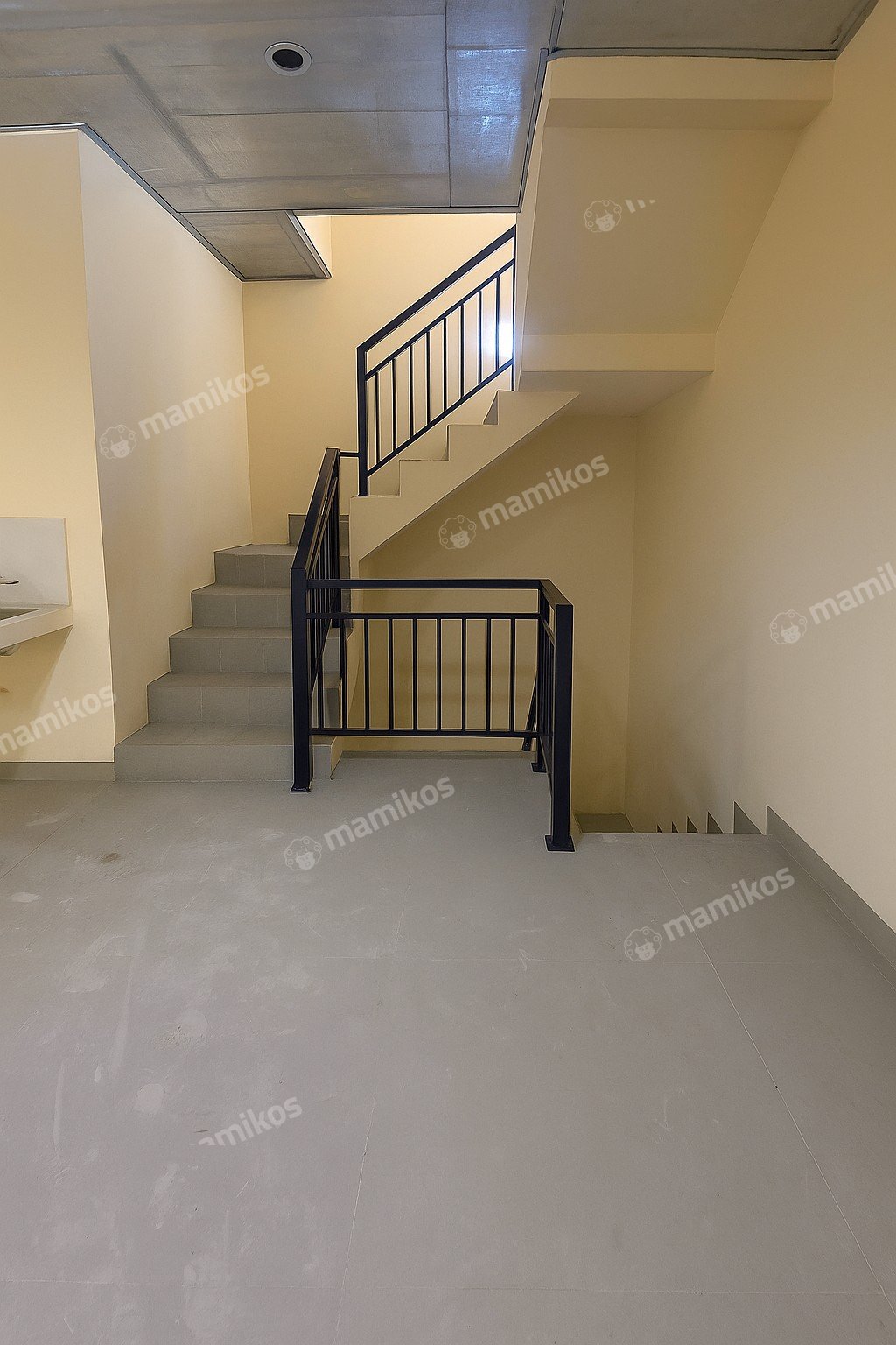 Rumah Sertifikat SHM 3 Kamar Tidur 3 Kamar Mandi Tanjung Duren Jakarta Barat - Photo 4