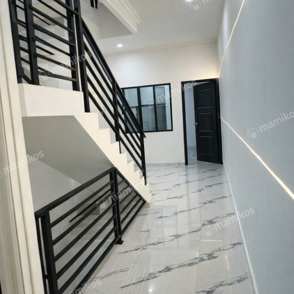 Rumah Sertifikat SHM 4 Kamar Tidur 4 Kamar Mandi Tanjung Duren Jakarta Barat - Photo 4