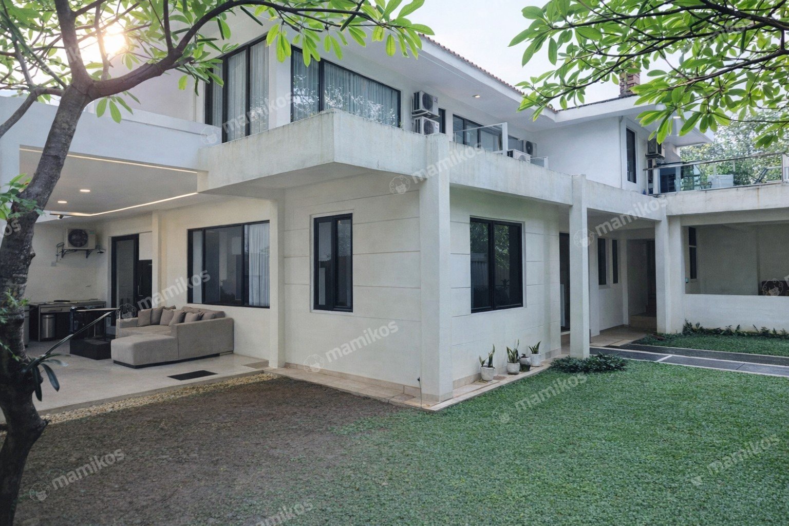 Rumah Sertifikat SHM 9 Kamar Tidur 4 Kamar Mandi Kebayoran Baru Jakarta Selatan