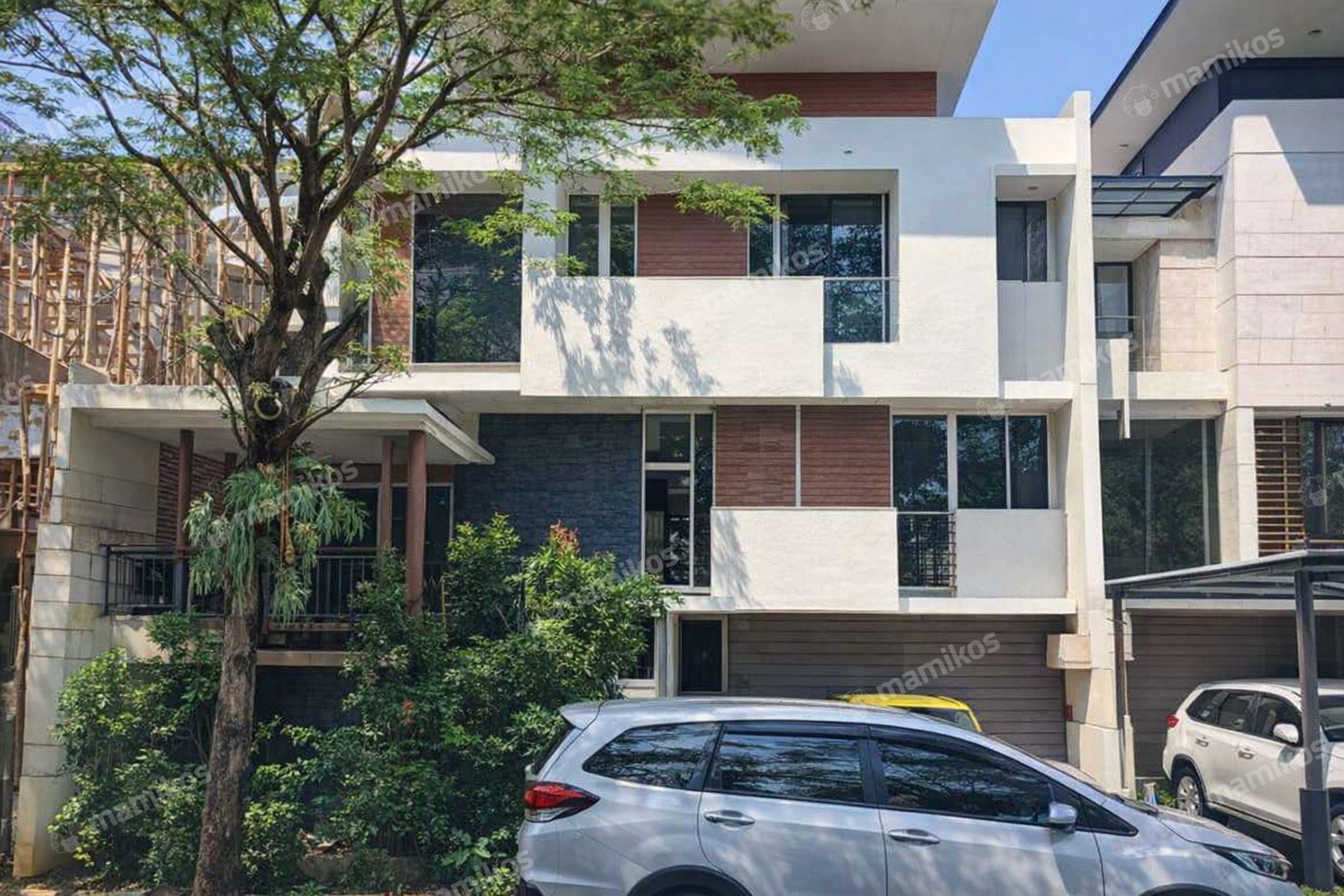 Rumah Sertifikat SHM 4 Kamar Tidur 4 Kamar Mandi Citra Garden Jakarta Barat