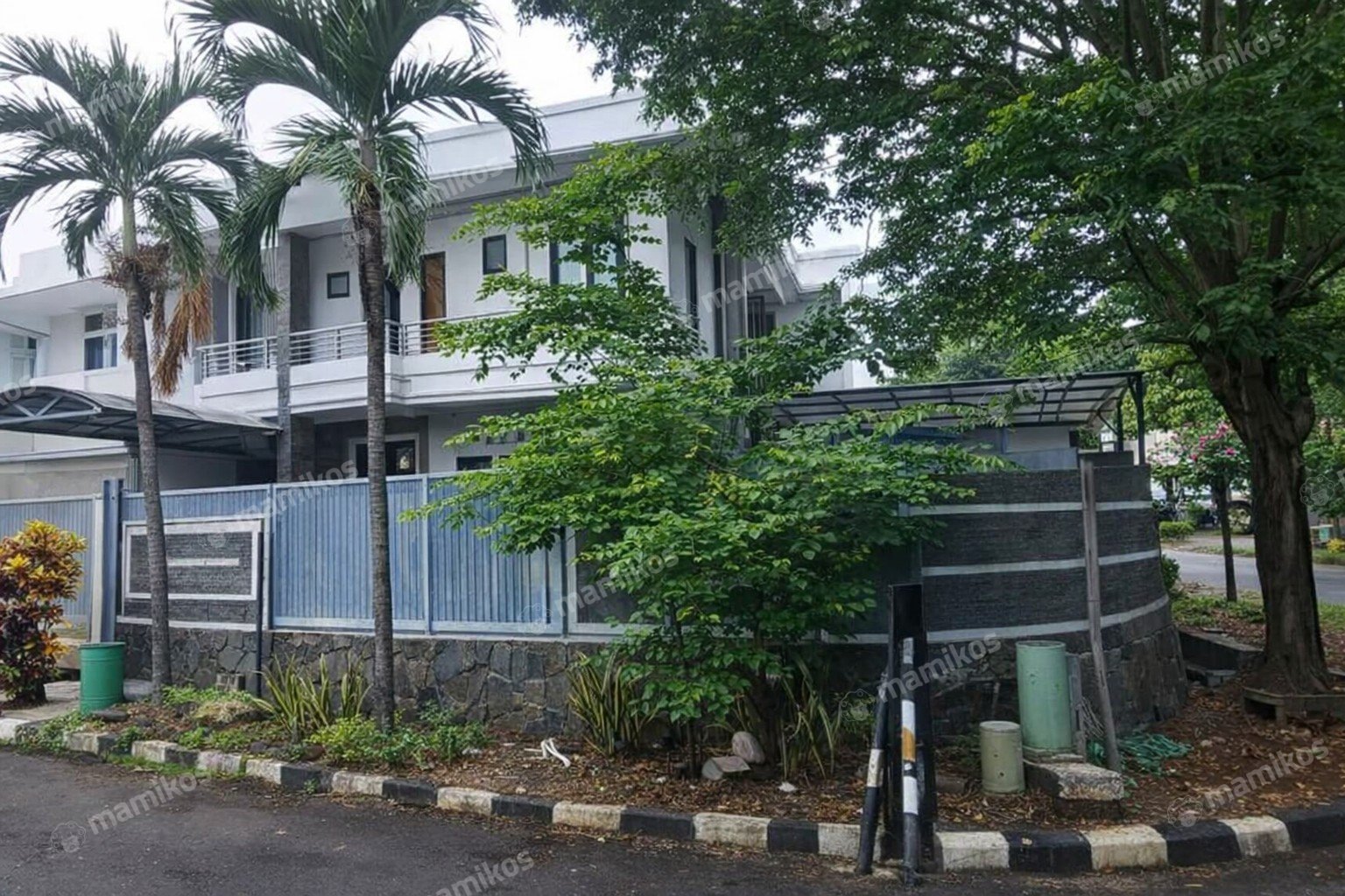 Rumah Sertifikat SHM 4 Kamar Tidur 4 Kamar Mandi Kembangan Jakarta Barat
