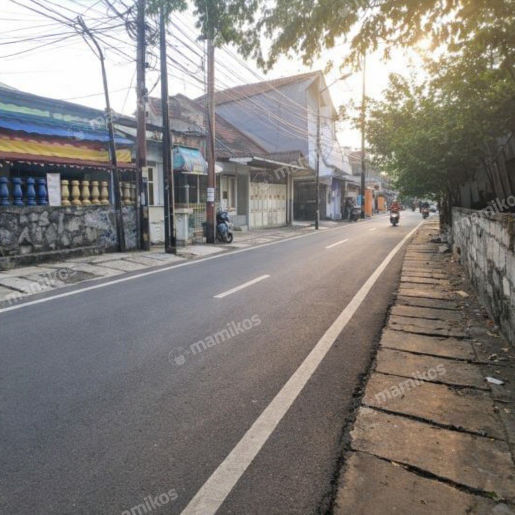 Rumah Sertifikat SHM 8 Kamar Tidur 4 Kamar Mandi Kebon Jeruk Jakarta Barat - Photo 4