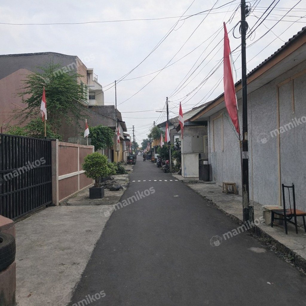 Rumah Sertifikat SHM 8 Kamar Tidur 8 Kamar Mandi Kebon Jeruk Jakarta Barat - Photo 2