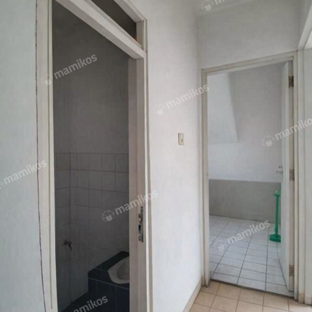 Rumah Sertifikat HGB 4 Kamar Tidur 4 Kamar Mandi Kota Wisata Jakarta Timur - Photo 2