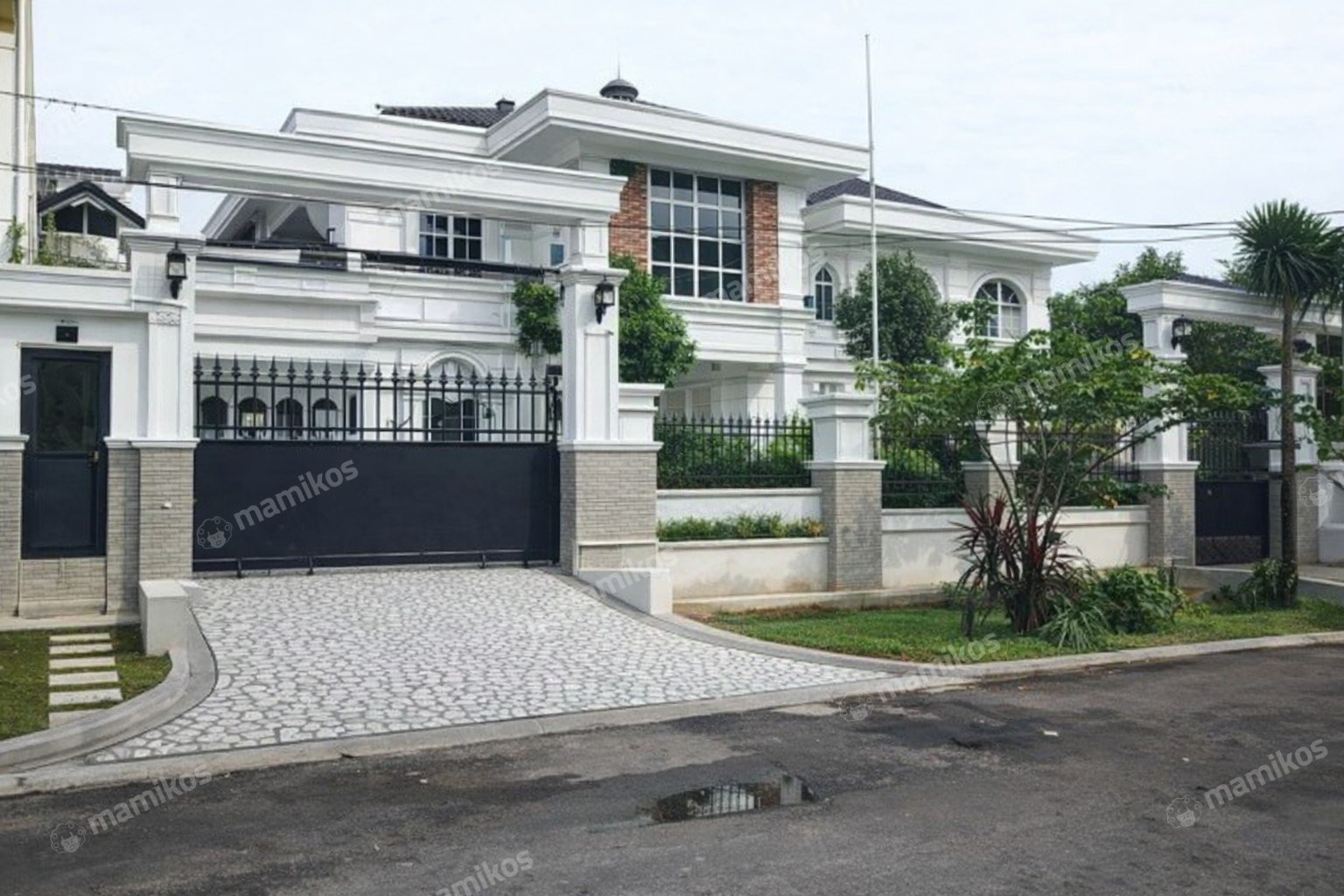 Rumah Sertifikat SHM 6 Kamar Tidur 5 Kamar Mandi Cibubur Jakarta Timur