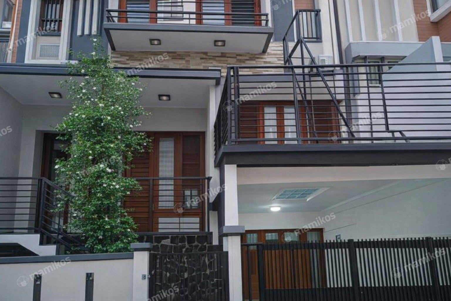 Rumah Sertifikat SHM 9 Kamar Tidur 8 Kamar Mandi Palmerah Jakarta Barat