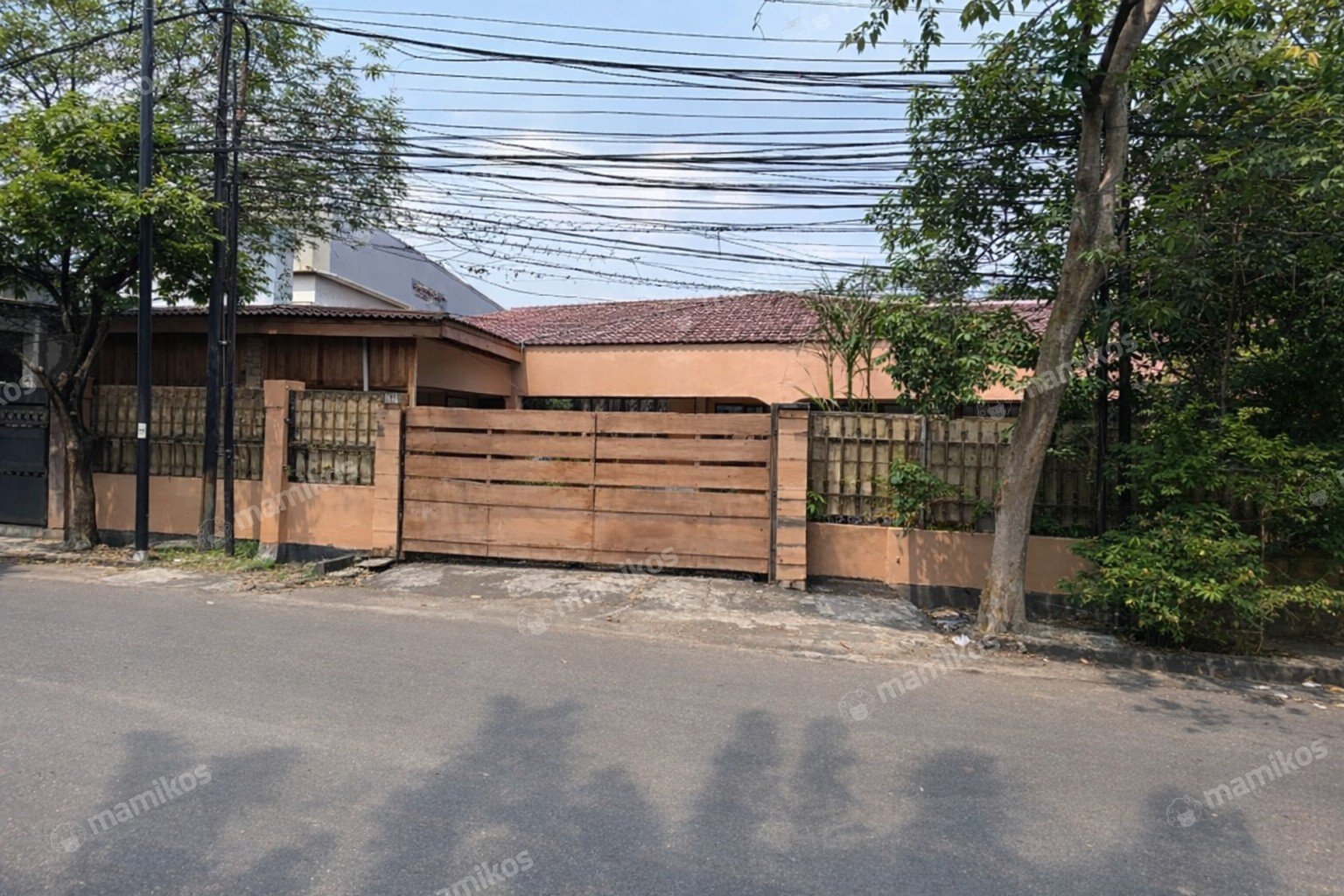 Rumah Sertifikat SHM 7 Kamar Tidur 5 Kamar Mandi Radio Dalam Jakarta Selatan