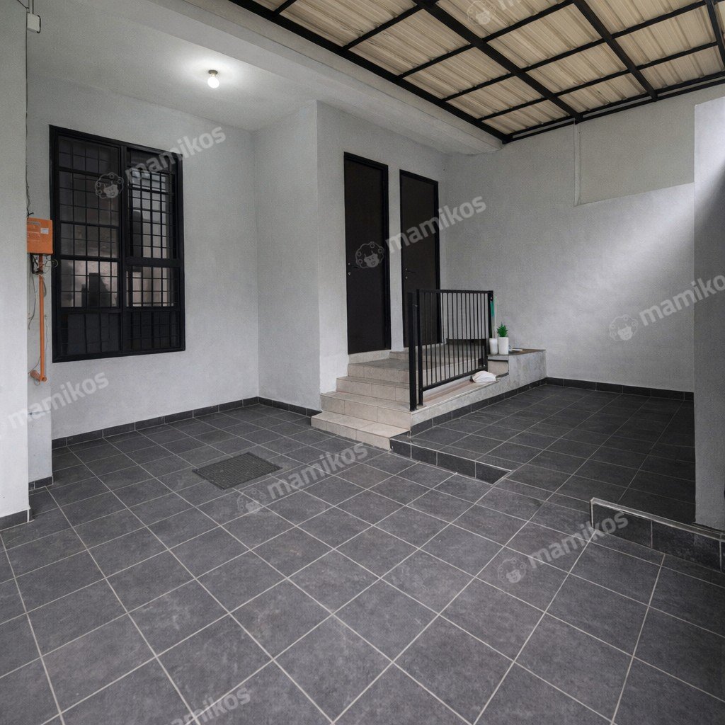Rumah Sertifikat SHM 4 Kamar Tidur 4 Kamar Mandi Taman Ratu Jakarta Barat - Photo 2