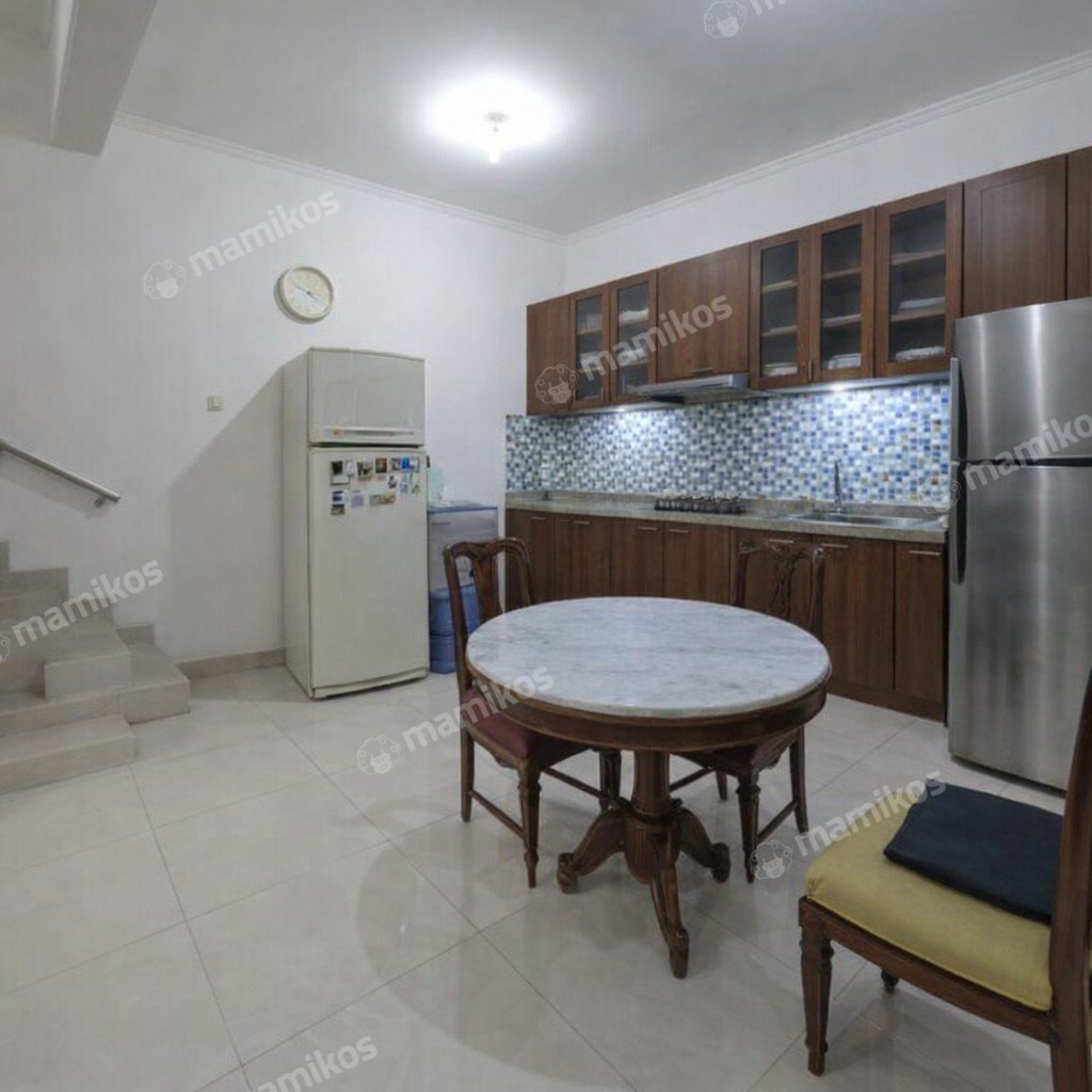 Rumah Sertifikat SHM 4 Kamar Tidur 4 Kamar Mandi Taman Ratu Jakarta Barat - Photo 4