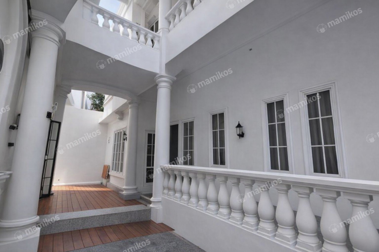 Rumah Sertifikat SHM 6 Kamar Tidur 9 Kamar Mandi Kebon Jeruk Jakarta Barat - Photo 2