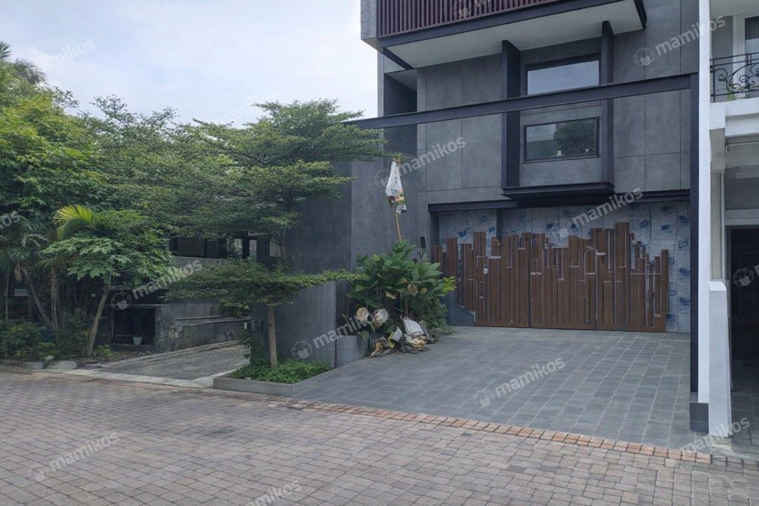 Rumah 5 Kamar Tidur 5 Kamar Mandi 3 Lantai Lebak Bulus Jakarta Selatan