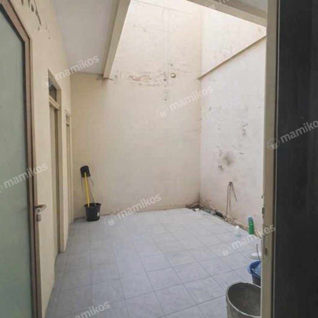 Rumah Sertifikat SHM 4 Kamar Tidur 3 Kamar Mandi Kayu Putih Jakarta Timur - Photo 2