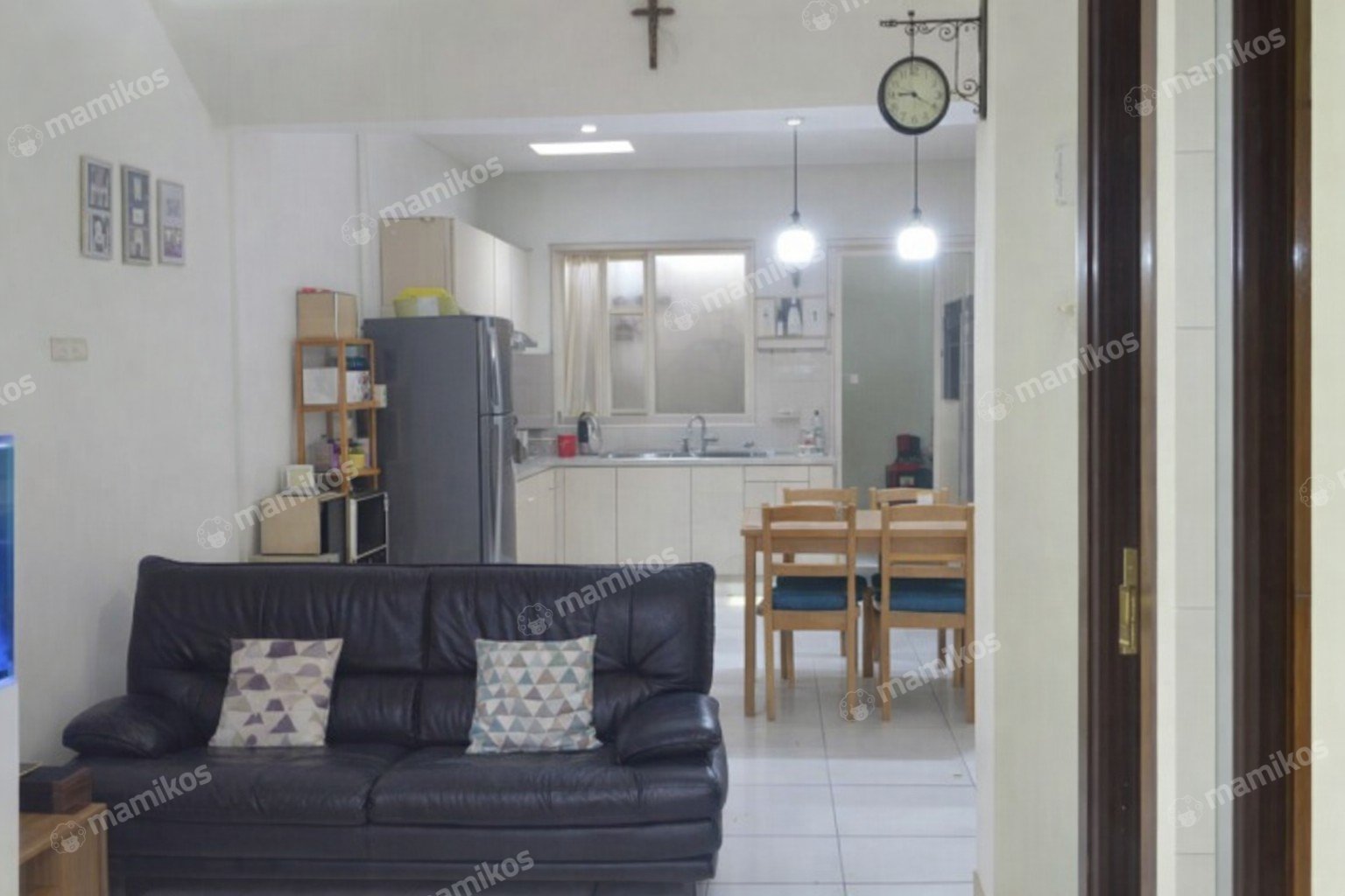 Rumah Sertifikat SHM 4 Kamar Tidur 2 Kamar Mandi Joglo Jakarta Barat
