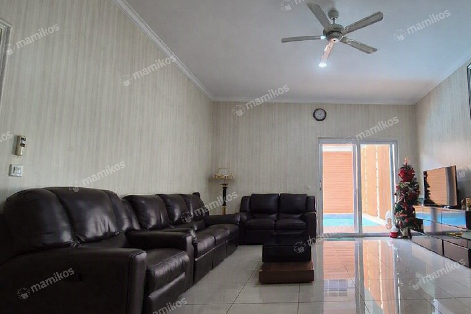 Rumah Sertifikat SHM 4 Kamar Tidur 4 Kamar Mandi Pantai Indah Kapuk Jakarta Utara