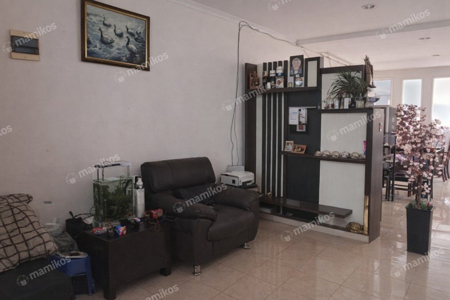 Rumah Sertifikat HGB 5 Kamar Tidur 2 Kamar Mandi Taman Palem Jakarta Barat