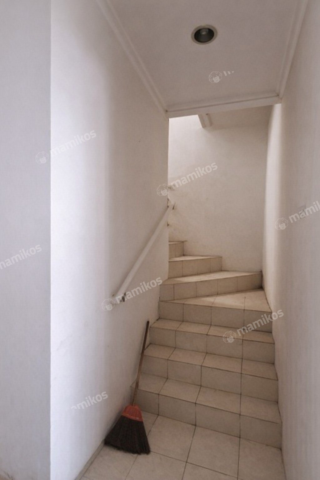 Rumah Sertifikat HGB 5 Kamar Tidur 2 Kamar Mandi Taman Palem Jakarta Barat - Photo 5
