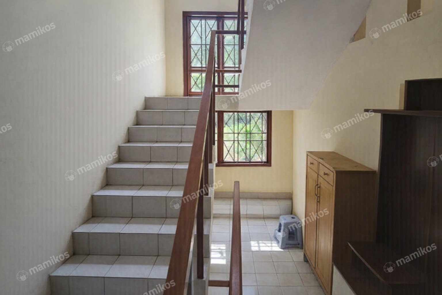 Rumah Sertifikat SHM 5 Kamar Tidur 3 Kamar Mandi Cinere Jakarta Selatan