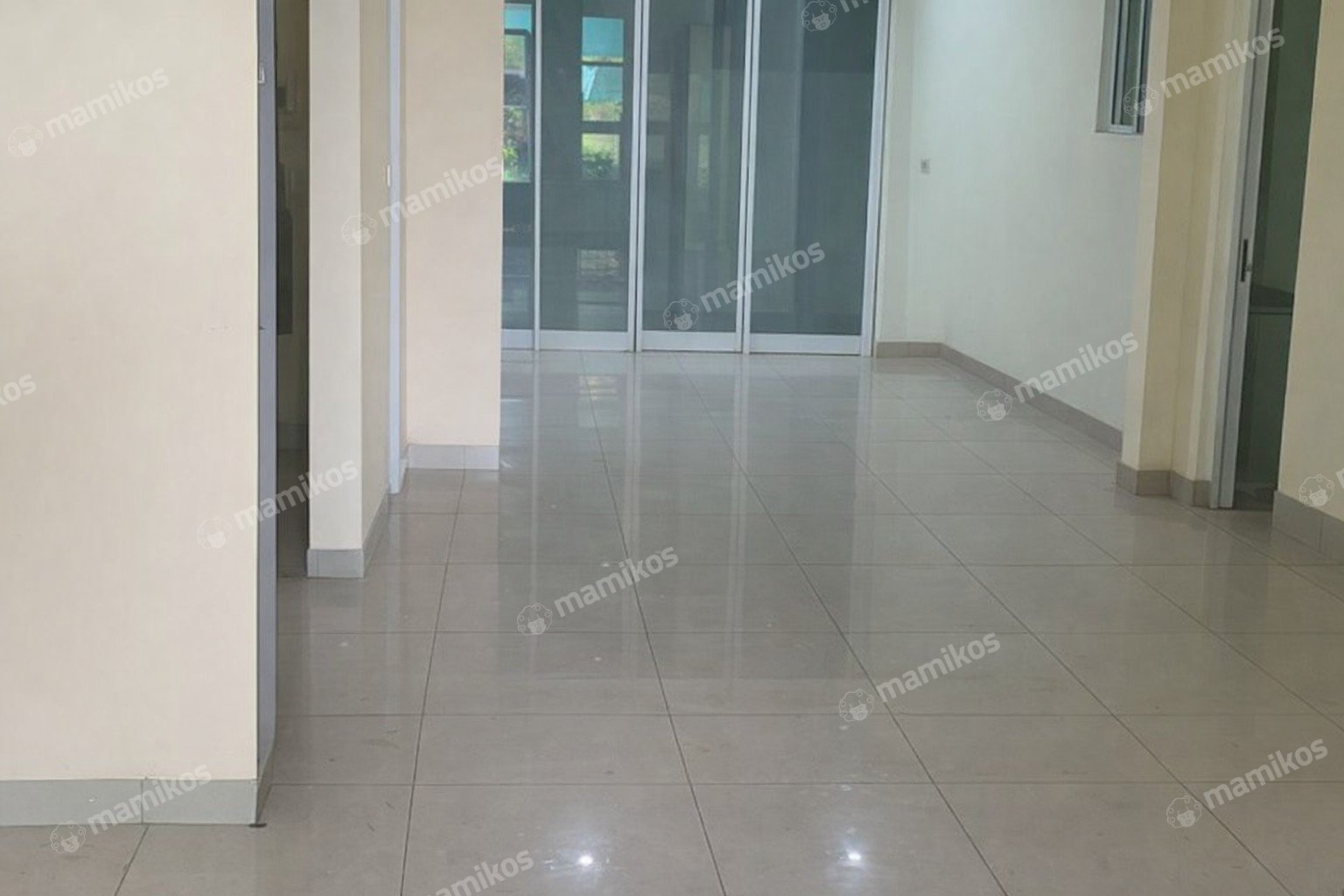 Rumah Sertifikat SHM 4 Kamar Tidur 5 Kamar Mandi Green Lake City Jakarta Barat