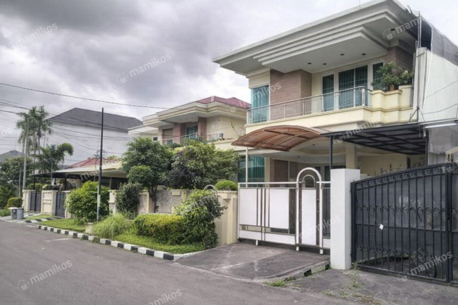 Rumah Sertifikat SHM 2 Lantai Kembangan Jakarta Barat
