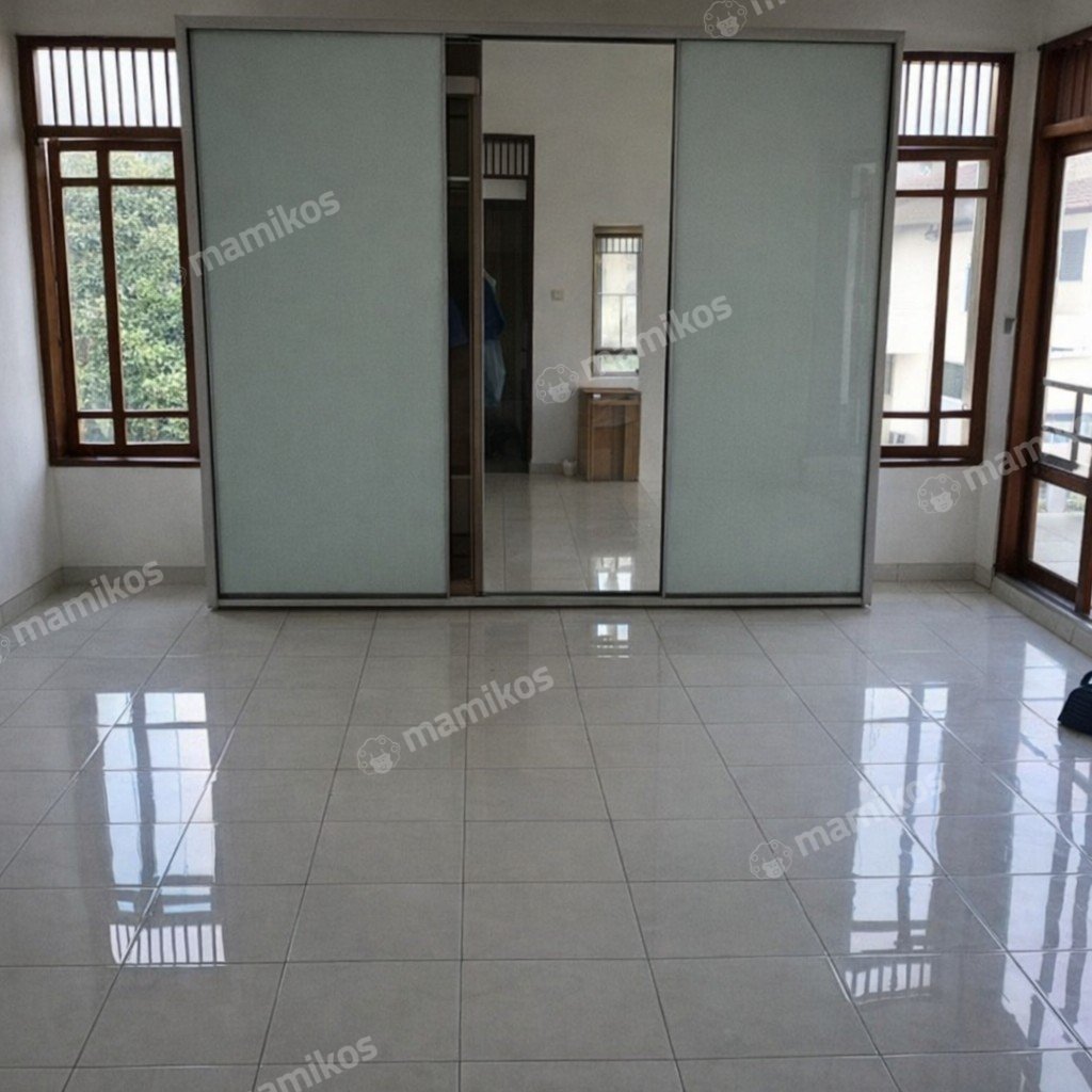 Rumah Sertifikat SHM 6 Kamar Tidur 5 Kamar Mandi Kembangan Jakarta Barat - Photo 2