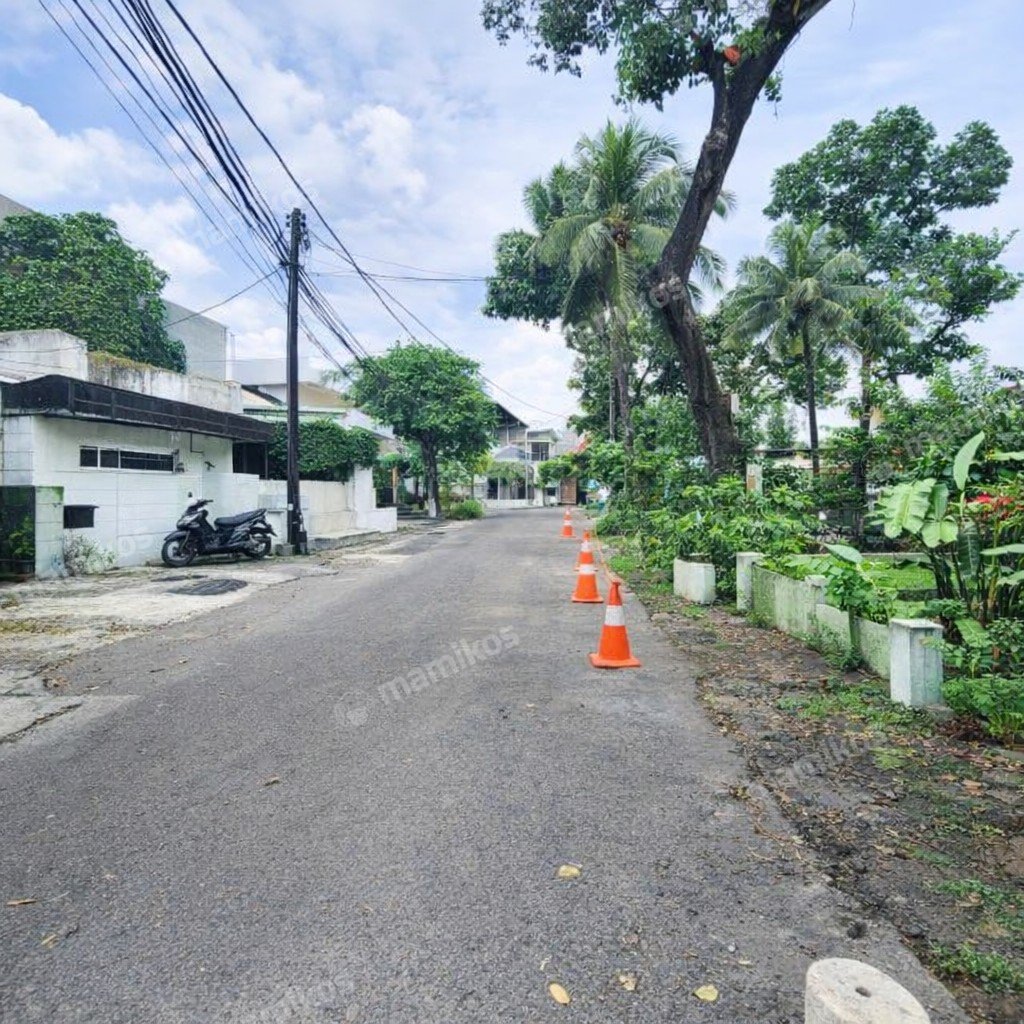 Rumah Sertifikat SHM 1 Kamar Tidur 1 Kamar Mandi Kebayoran Baru Jakarta Selatan - Photo 2